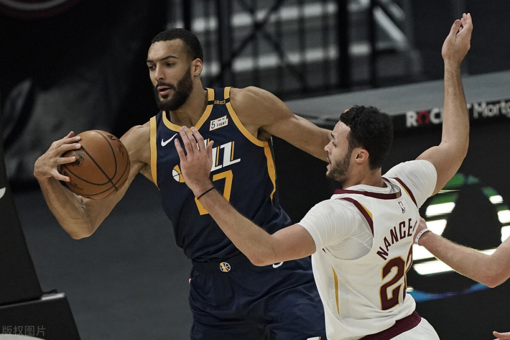 赛前意甲传出新动向；犹他爵士扳平良机；管理层表态：引发热议；医务组通报恢复(利物浦胜继续领跑)